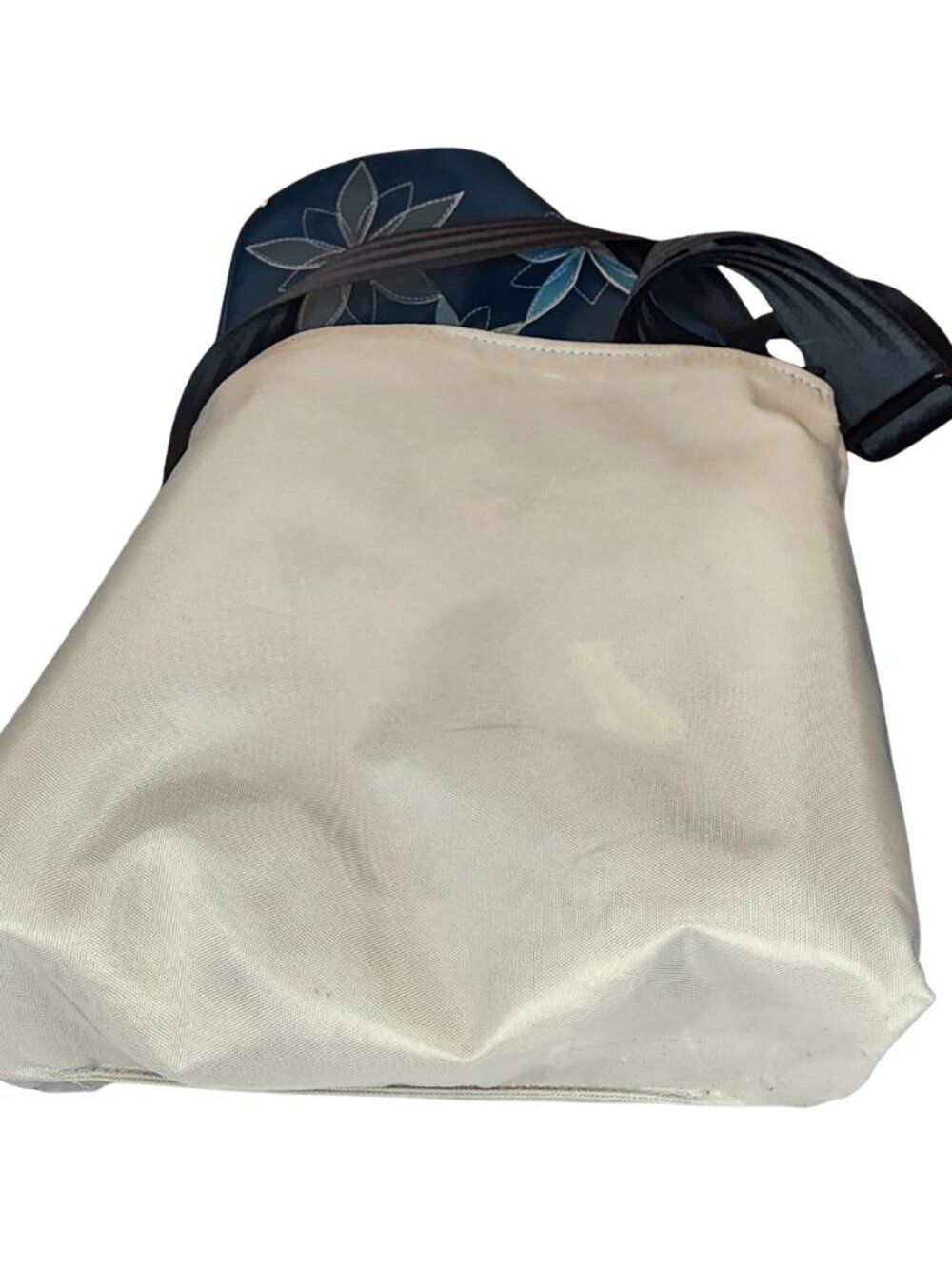 Queen Bee Creations Truckette Crossbody Bag: Blue floral design - Picture 10 of 12